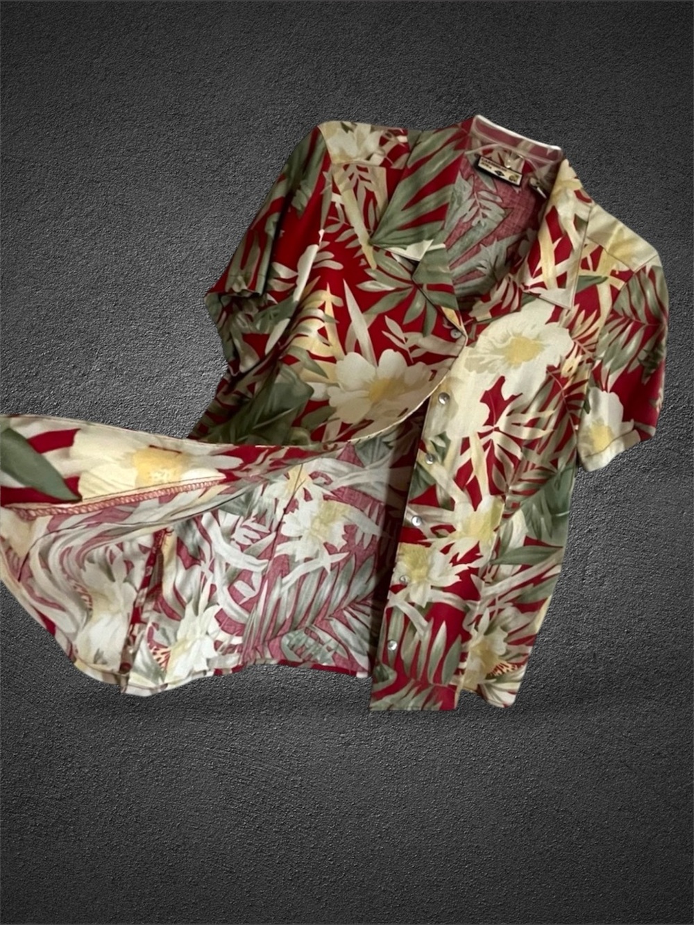 Caribbean Joe Island Tropical Vacation Resortwear Short Sleeve Button-Down Top - Picture 8 of 11